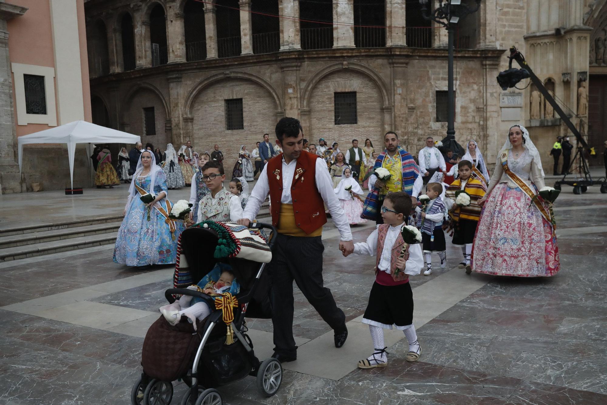 Búscate en el segundo día de ofrenda por la calle de la Paz (entre las 17:00 a las 18:00 horas)