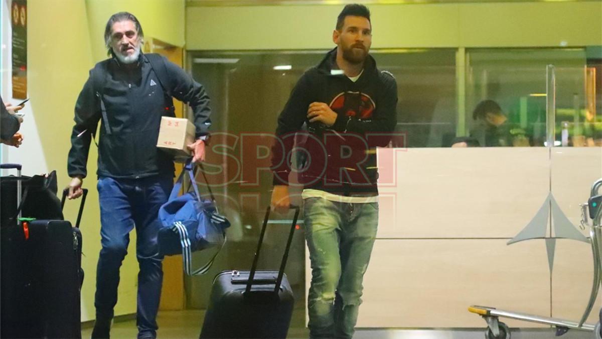 Leo Messi, a su llegada al aeropuerto de El Prat procedente de Quito