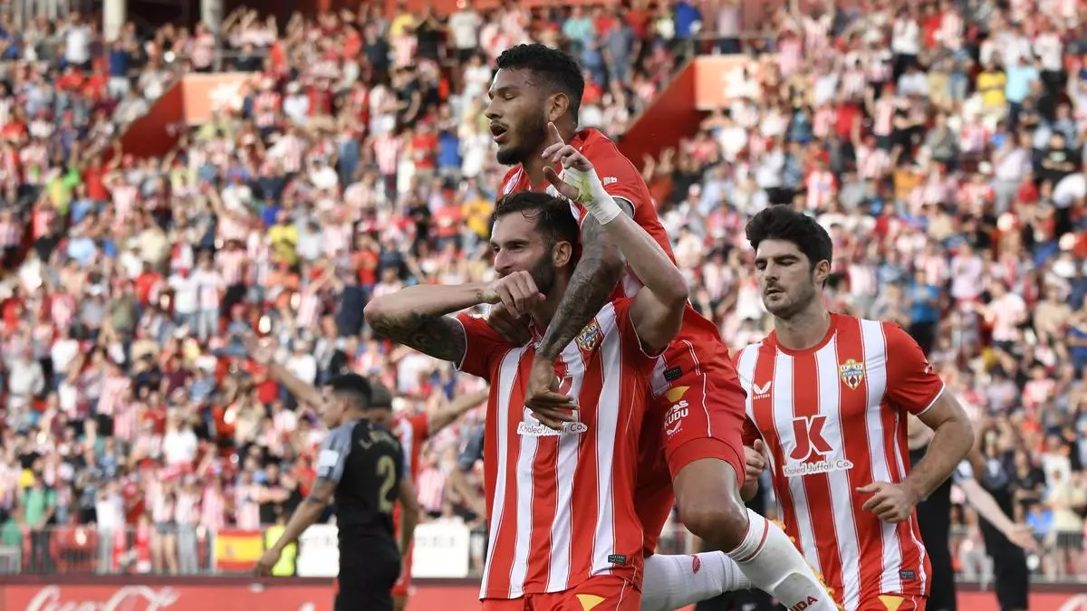 El Elche ya es equipo de Segunda División tras perder ante el Almería