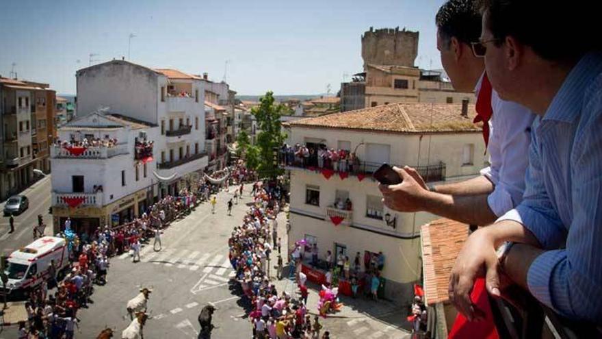 El primer encierro de los Sanjuanes de Coria concluye sin incidentes