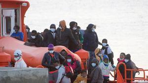 Rescatats 71 immigrants a la deriva a prop de Fuerteventura