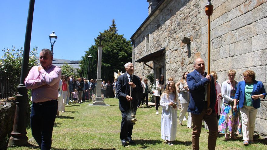 GALERÍA | Chanos: Procesión y baile para el Corpus
