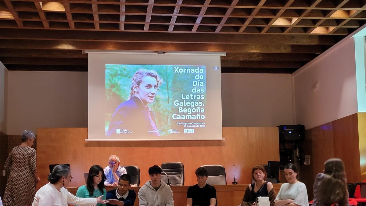 Acto de presentación da obra colectiva do IES Rosalía de Castro o pasado 18 de abril na Xornada do Día das Letras Galegas.
