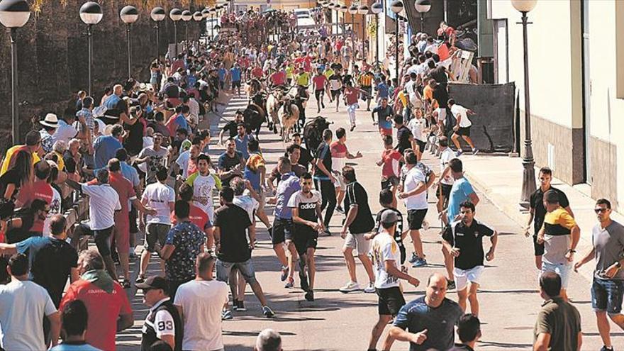 Un intenso encierro abre el programa taurino de las fiestas