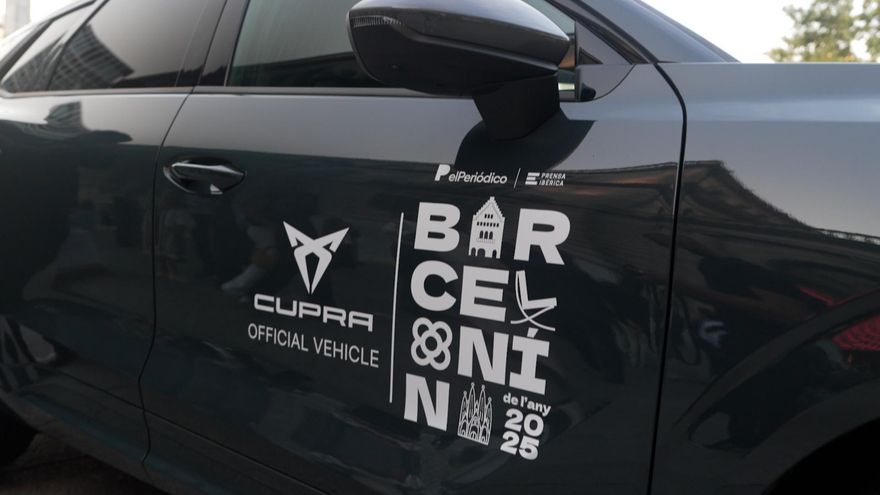 Ramon Agenjo y Sara Puig llegan en Cupra Terramar a la gala Barceloní de l’Any 2025