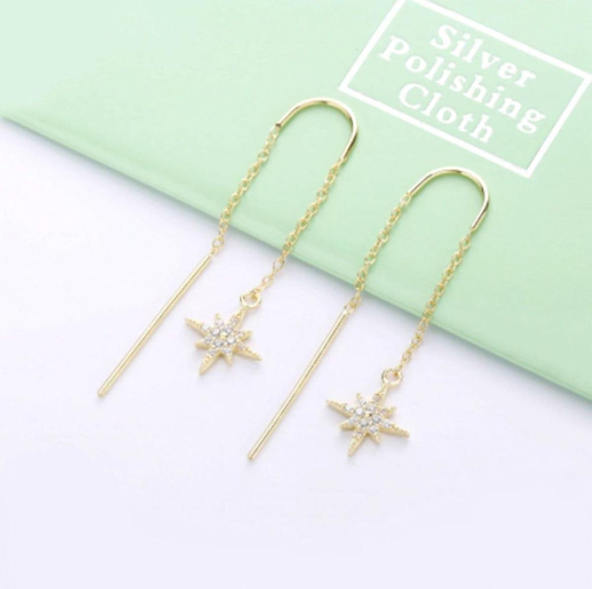 Pendientes con estrella y 'brilli brilli' de Aliexpress (precio: 6,08 euros)