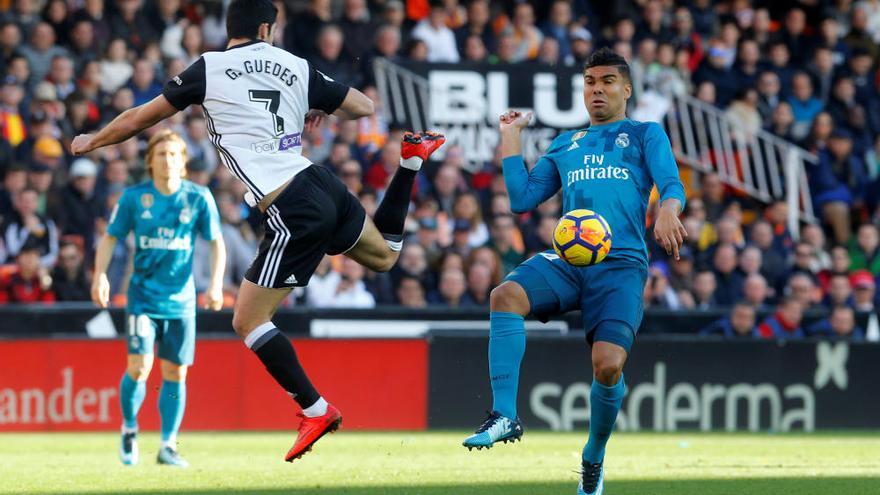 Estrada Fernández encarrila la victoria del Madrid en Mestalla