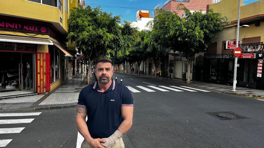 Nauzet Martín, presidente de la Zona Comercial de Schamann: &quot;El barrio vuelve a estar deprimido&quot;