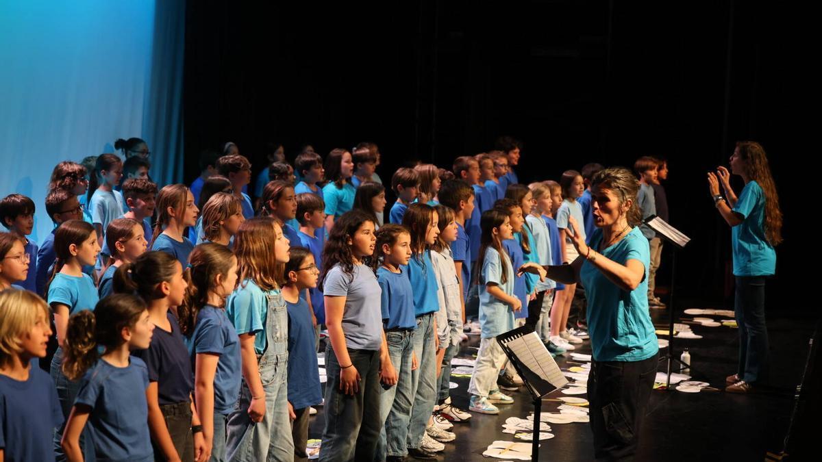 No te pierdas las fotos del ensayo general de la cantata de varios colegios de ibiza