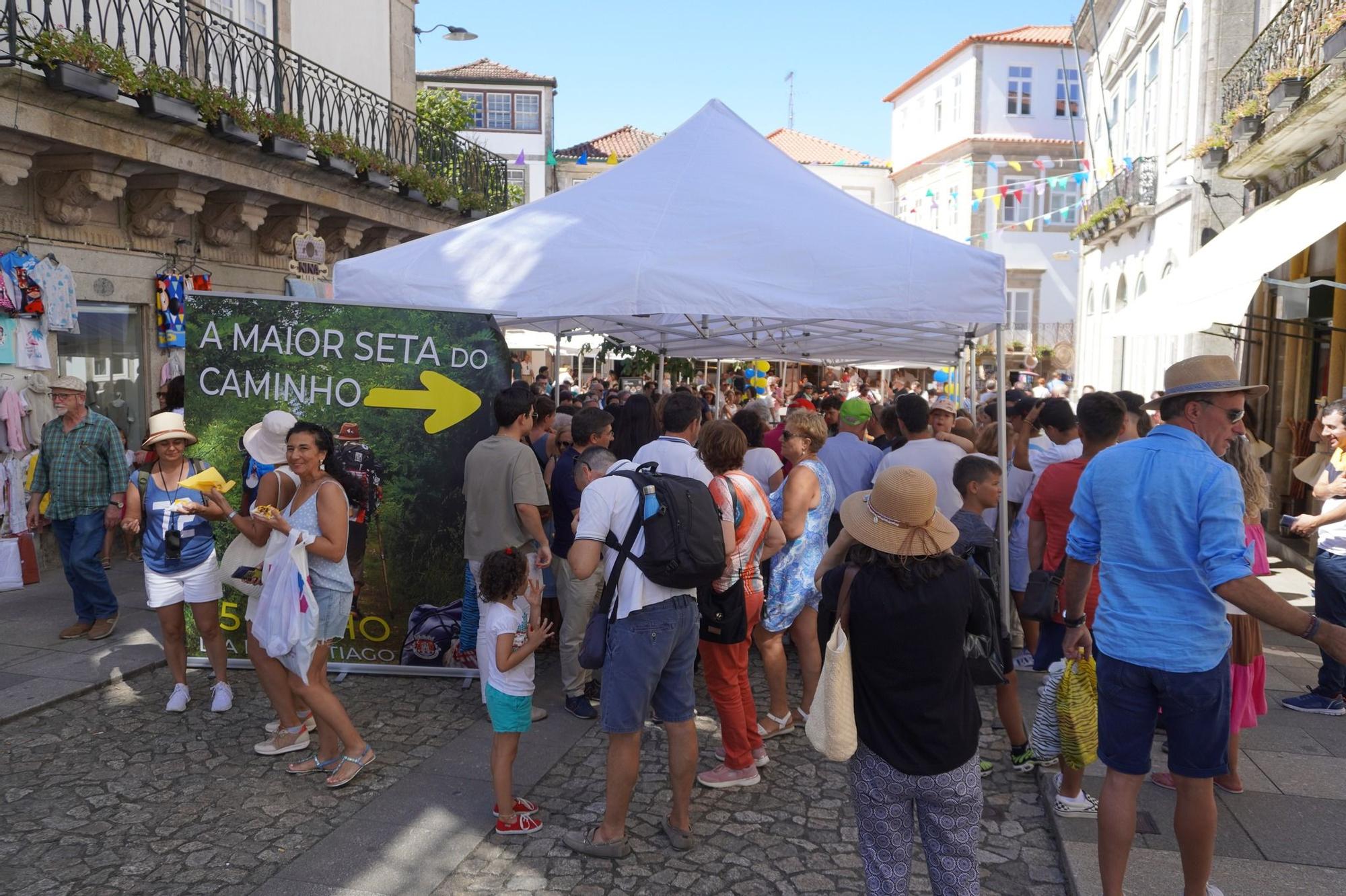 Valença crea la flecha más grande (y dulce) del Camino de Santiago