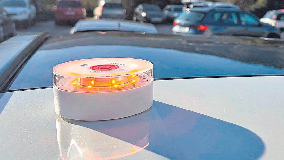 Rueda de prensa del director de la DGT para sentenciar el futuro de la baliza v-16 tras el trámite en el Congreso para prohibir que sea obligatoria: casos que generan "incertidumbre"