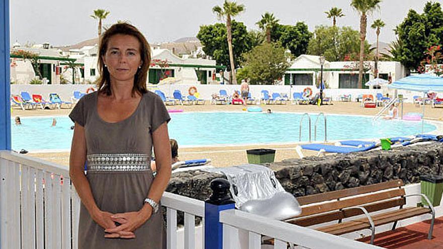 Susana Pérez, presidenta de Asolan, ayer, en Puerto del Carmen.iJAVIER FUENTES