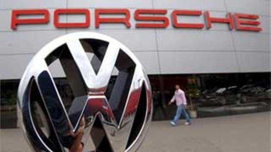 Porsche lanza su opa por Volkswagen ofreciendo 100 euros por título