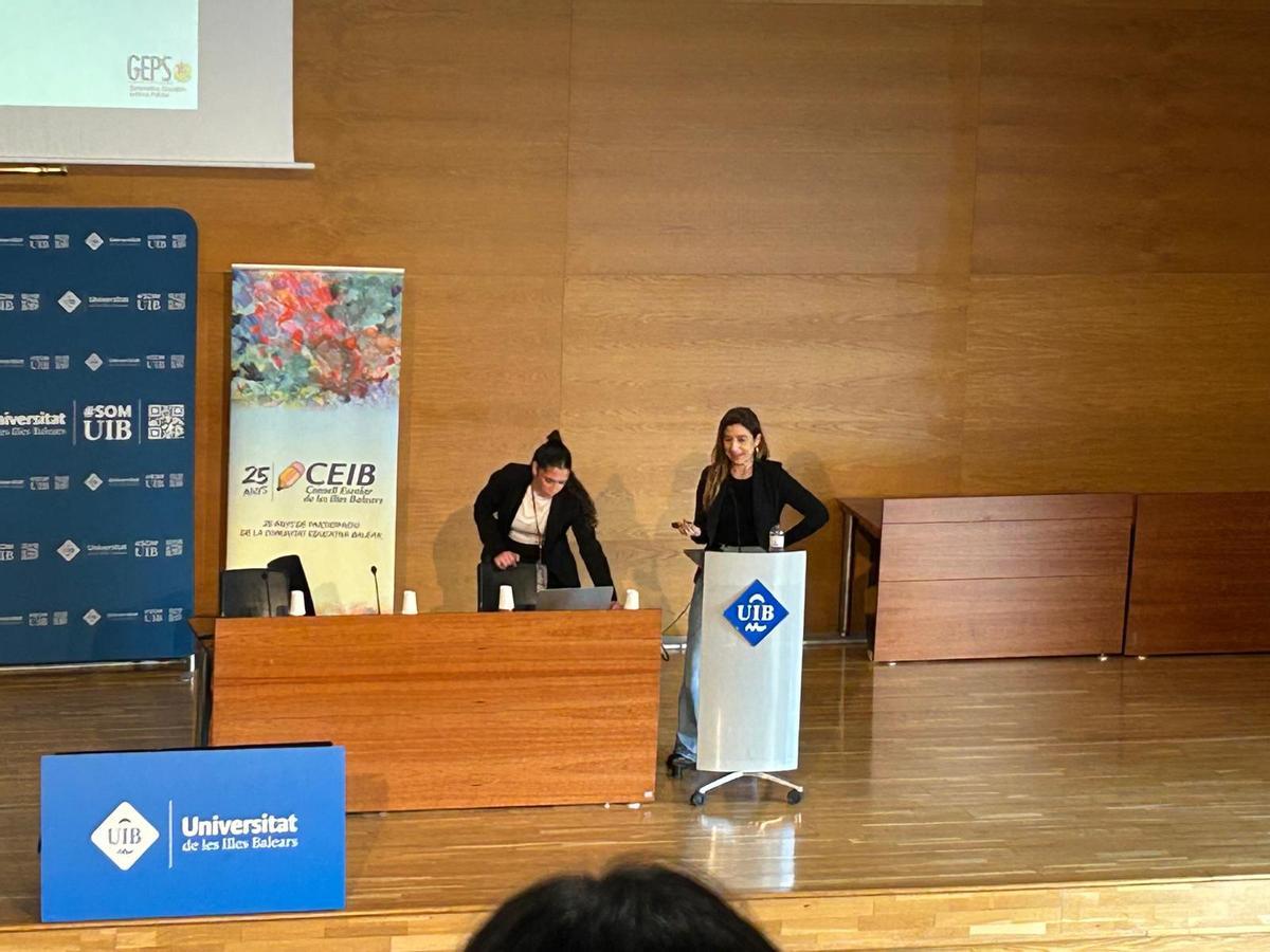 Aina Tarabini durante su alocución.