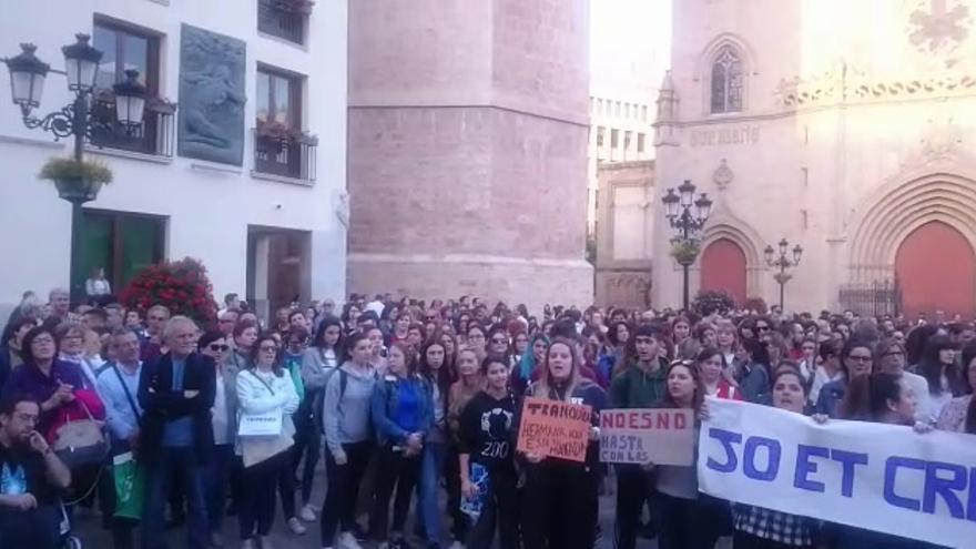 MANIFESTACIÓN CONTRA LA MANADA EN LA PLAZA MAYOR