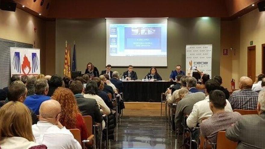 Aliaga participa en una jornada empresarial sobre materia de seguridad de incendios