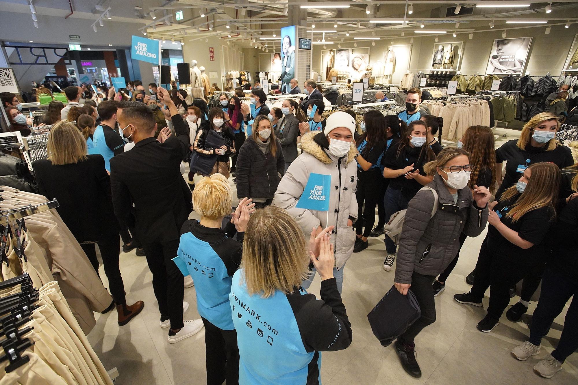 Gran expectació a l'obertura del Primark a l'Espai Gironès de Salt