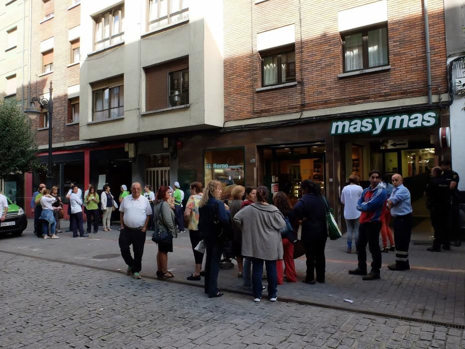 Desalojan un supermercado en Mieres al sufrir los clientes malestar