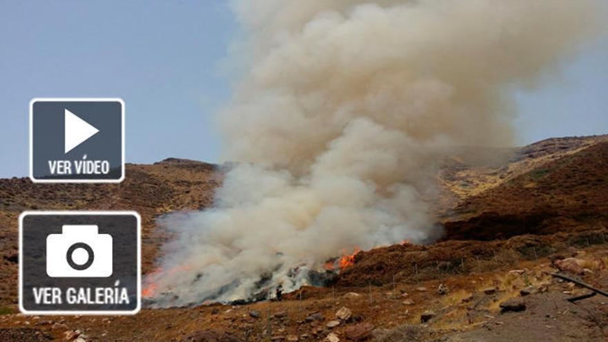 Incendio en un vertedero de La Aldea