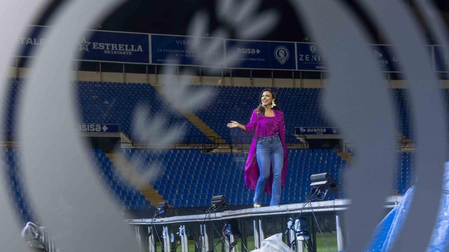 Ensayo de la Gala de Candidatas a Bellea del Foc 2025 en el Rico Pérez