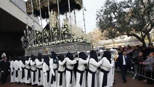 Una procesión durante Semana Santa en Barcelona