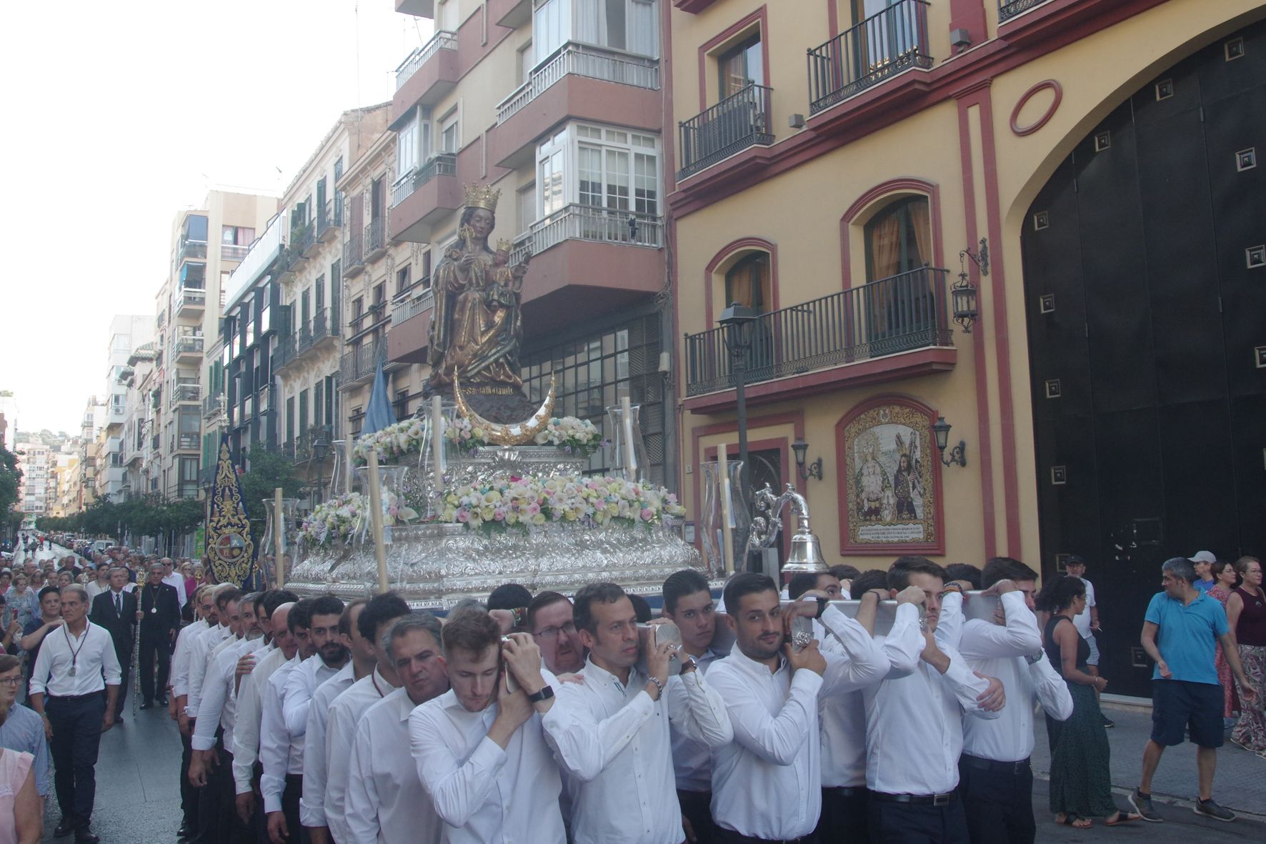 El traslado de la Virgen de la Victoria a la Catedral, en imágenes