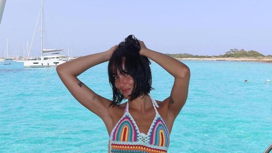 Aitana se fotografía durante sus vacaciones en Ibiza entre rumores de infidelidad a Sebastián Yatra