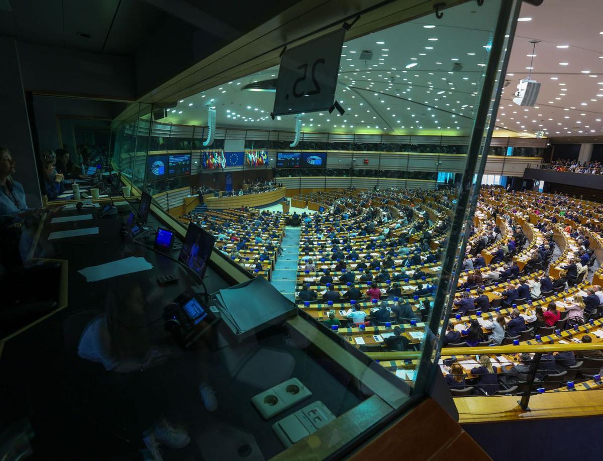 La UE ajorna per falta d’unanimitat la decisió de l’oficialitat del català La UE ajorna per falta d’unanimitat la decisió de l’oficialitat del català