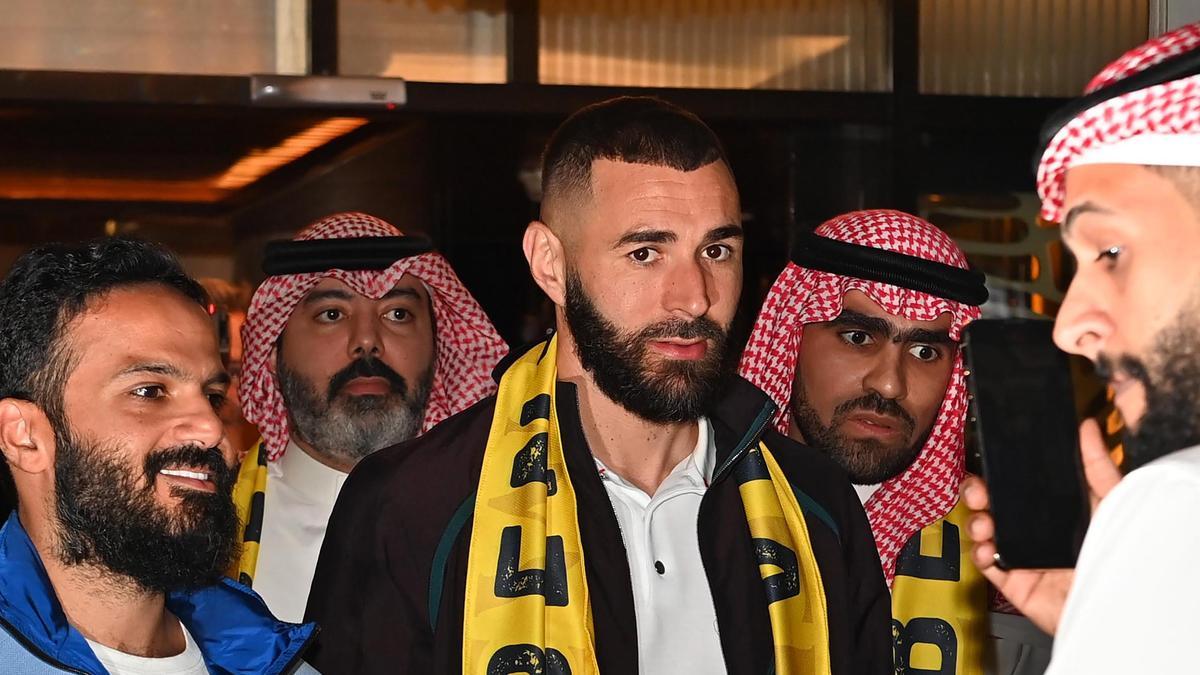 Karim Benzema arrives in Saudi Arabia to join Al-Ittihad