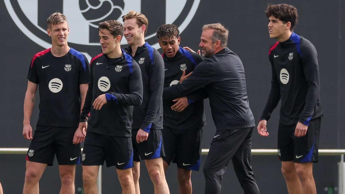 Flick y Lamine Yamal, de buen rollo en la Ciutat Esportiva