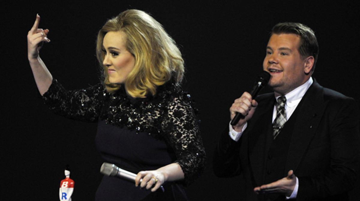 Adele va mostrar el dit del mig aixecat als caps del Brit Awards.