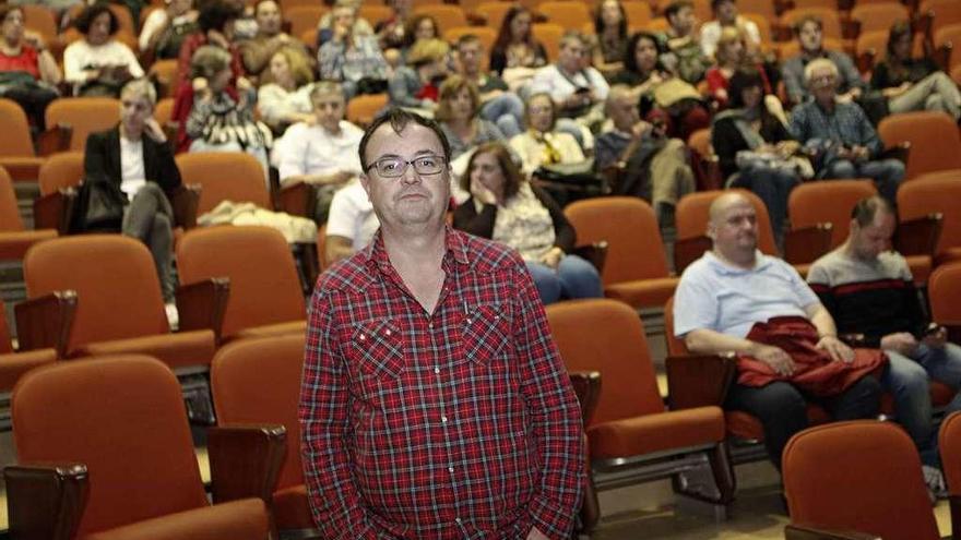 Manuel Martín Cuenca, ayer, en el Paraninfo de Laboral Ciudad de la Cultura.