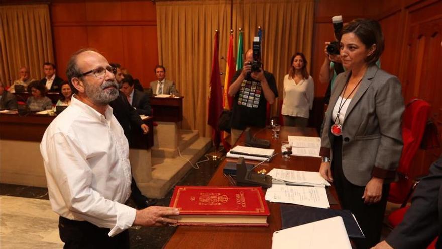 Francisco Antonio Molina toma posesión como nuevo concejal del Ayuntamiento de Córdoba