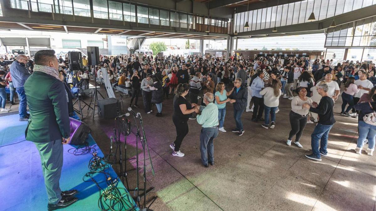 Numerosos venezolanos residentes en Galicia disfrutaron ayer en Ourense de la feria de la Chinita.