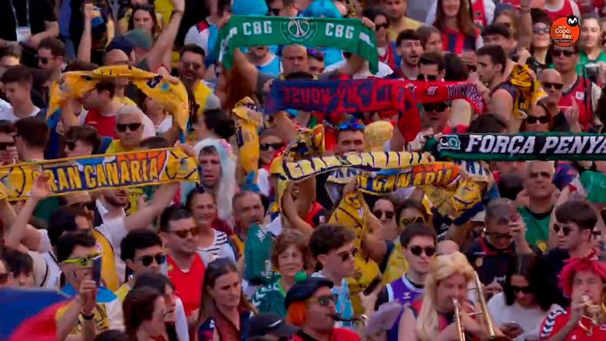¡Lo más bonito de la Copa! La música y la hermandad entre aficiones