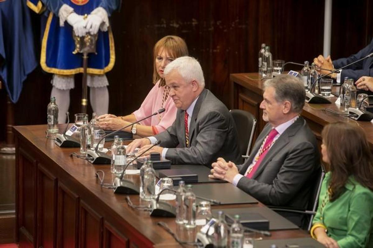 22.06.19. Las Palmas de Gran Canaria. El Cabildo de Gran Canaria celebra el pleno de constitución de la nueva corporación, con Antonio Morales como presidente, al haber sido el candidato más votado. Foto Quique Curbelo  | 22/06/2019 | Fotógrafo: Quique Curbelo