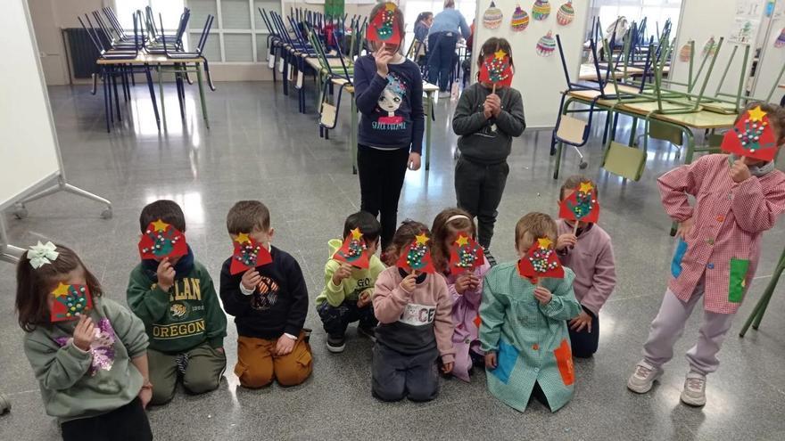 La Escuela de Navidad reúne a más de 100 niños en Almussafes