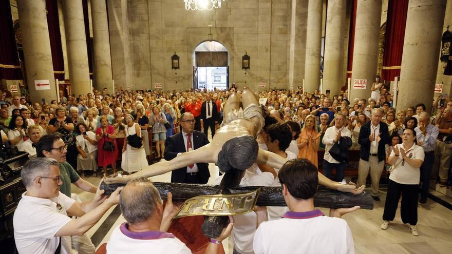 Este sábado se celebró el descendimiento del Cristo de la Victoria en la Concatedral-Basílica de Santa María