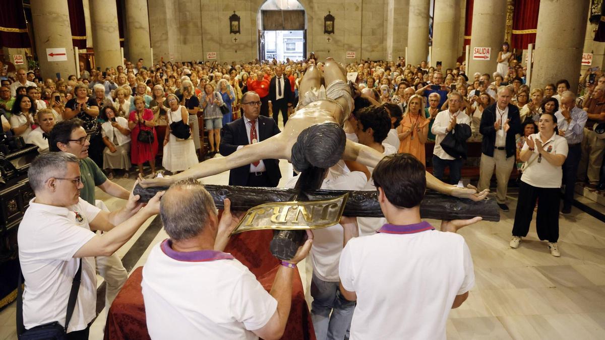 Este sábado se celebró el descendimiento del Cristo de la Victoria en la Concatedral-Basílica de Santa María