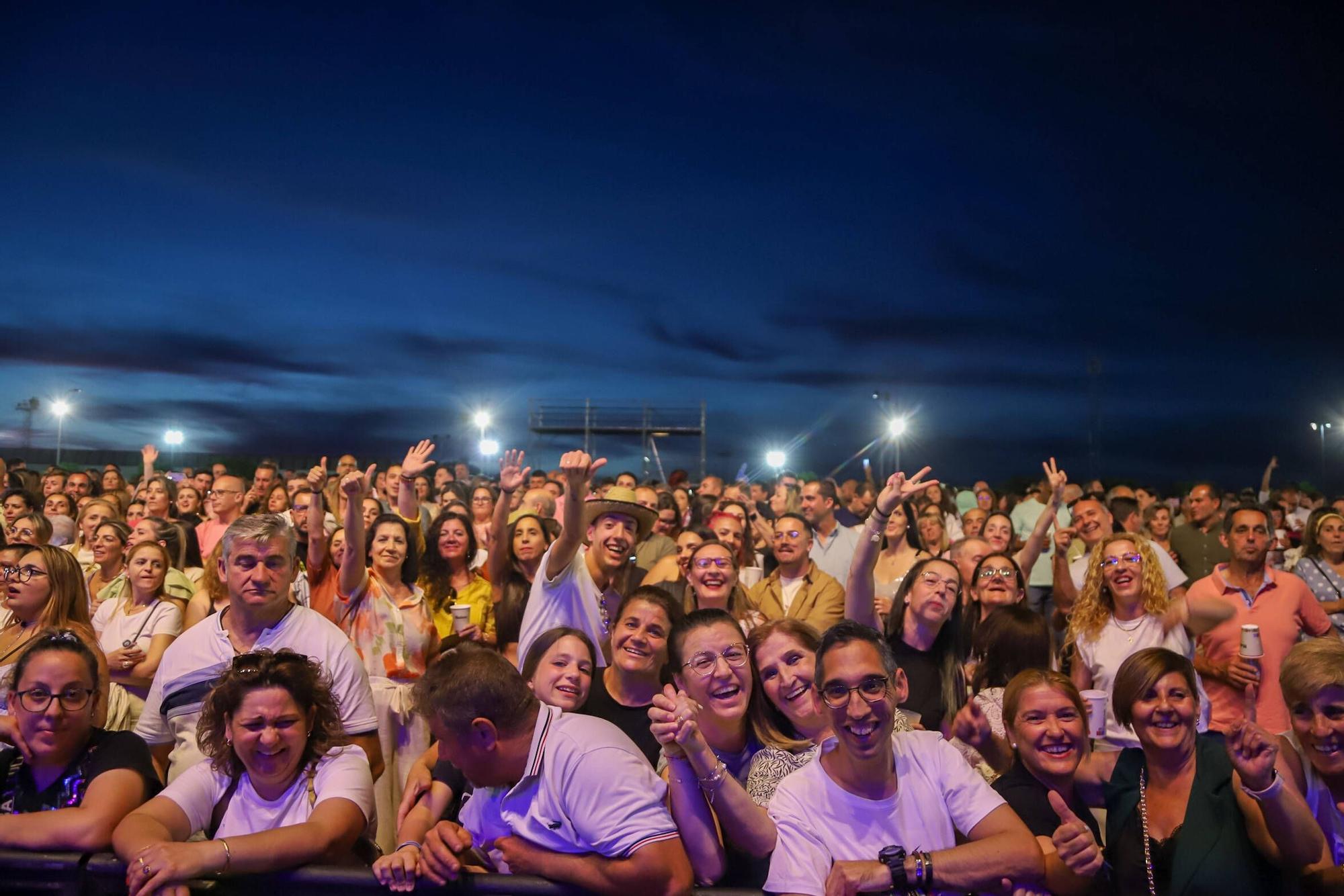 Camela cautiva a 5.000 seguidores en Badajoz