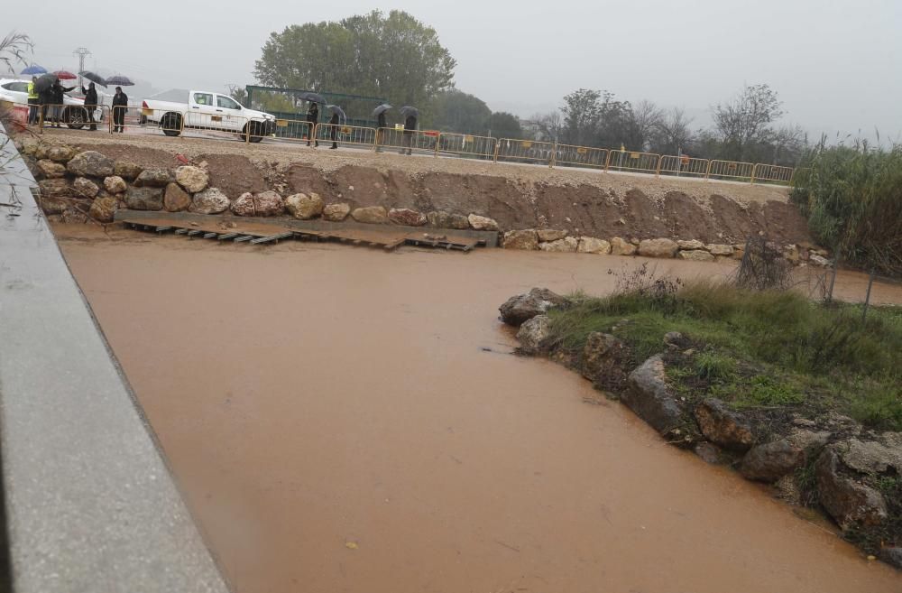 Consecuencias de la tromba de agua caída en Alzira esta pasada madrugada y esta mañana.