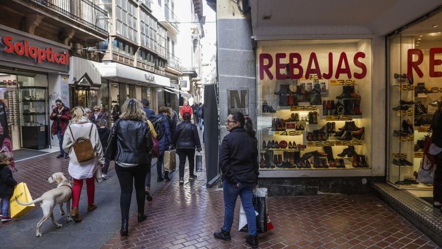Die kleinen Geschäfte auf Mallorca beginnen den Winterschlussverkauf bereits direkt nach Neujahr
