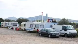 Las caravanas abandonan sa Joveria: «Nadie vive aquí por gusto»