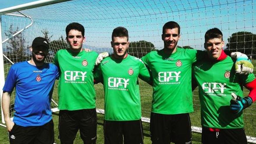 El porter cadet Asparó entrena amb el primer equip del Girona