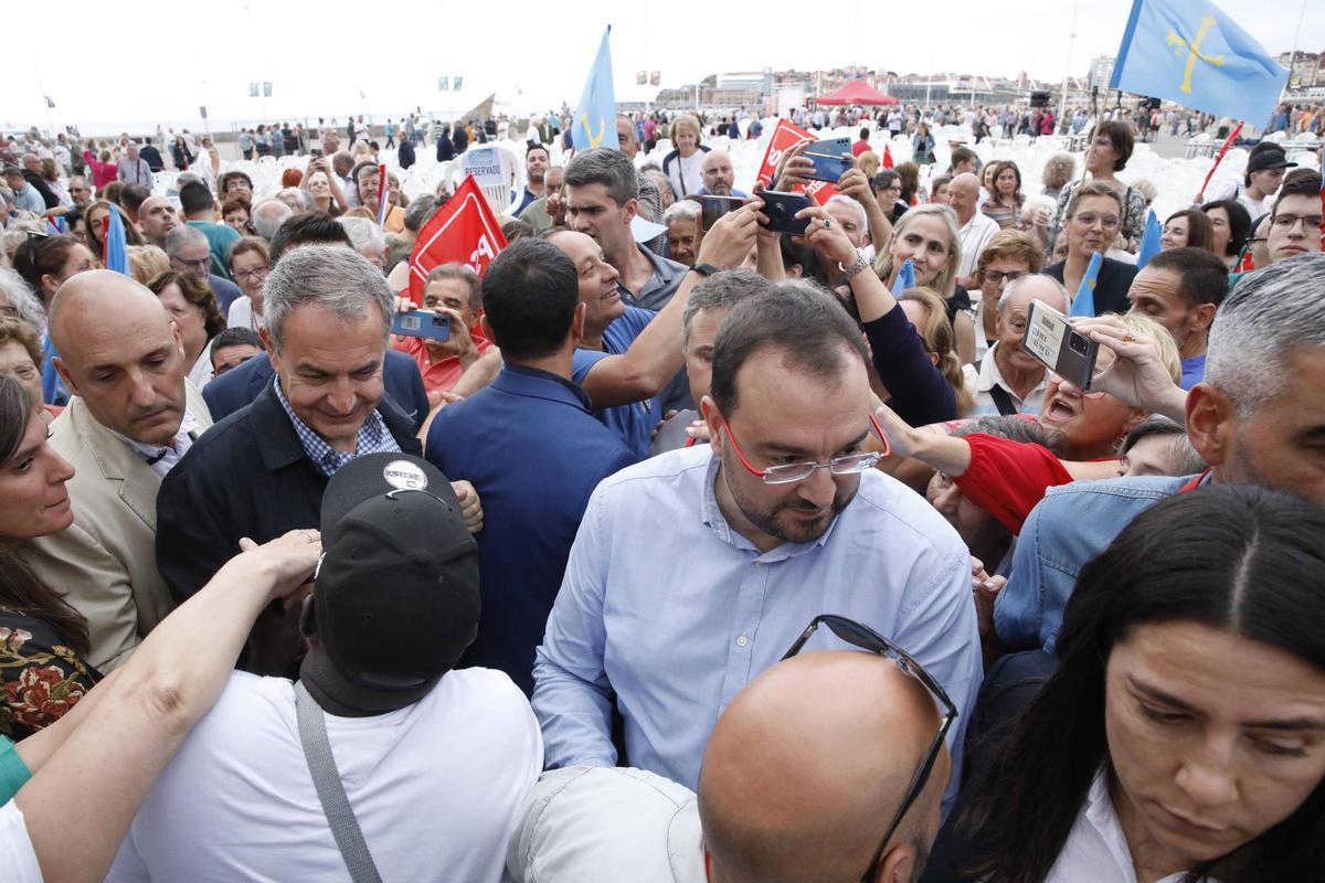 El mitin del PSOE con José Luis Rodríguez Zapatero en Gijón, en imágenes