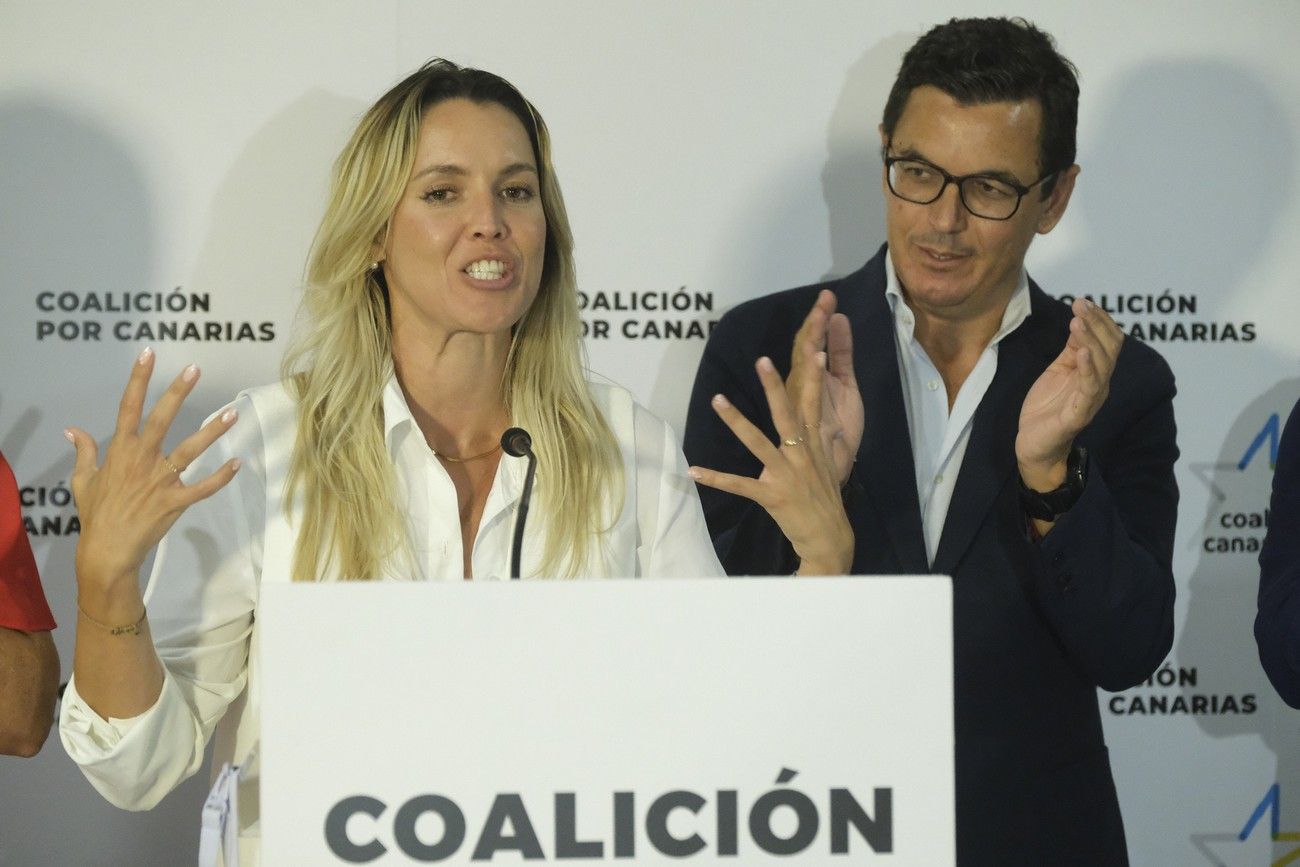 María Fernández comparece en la sede de CC en Las Palmas de Gran Canaria