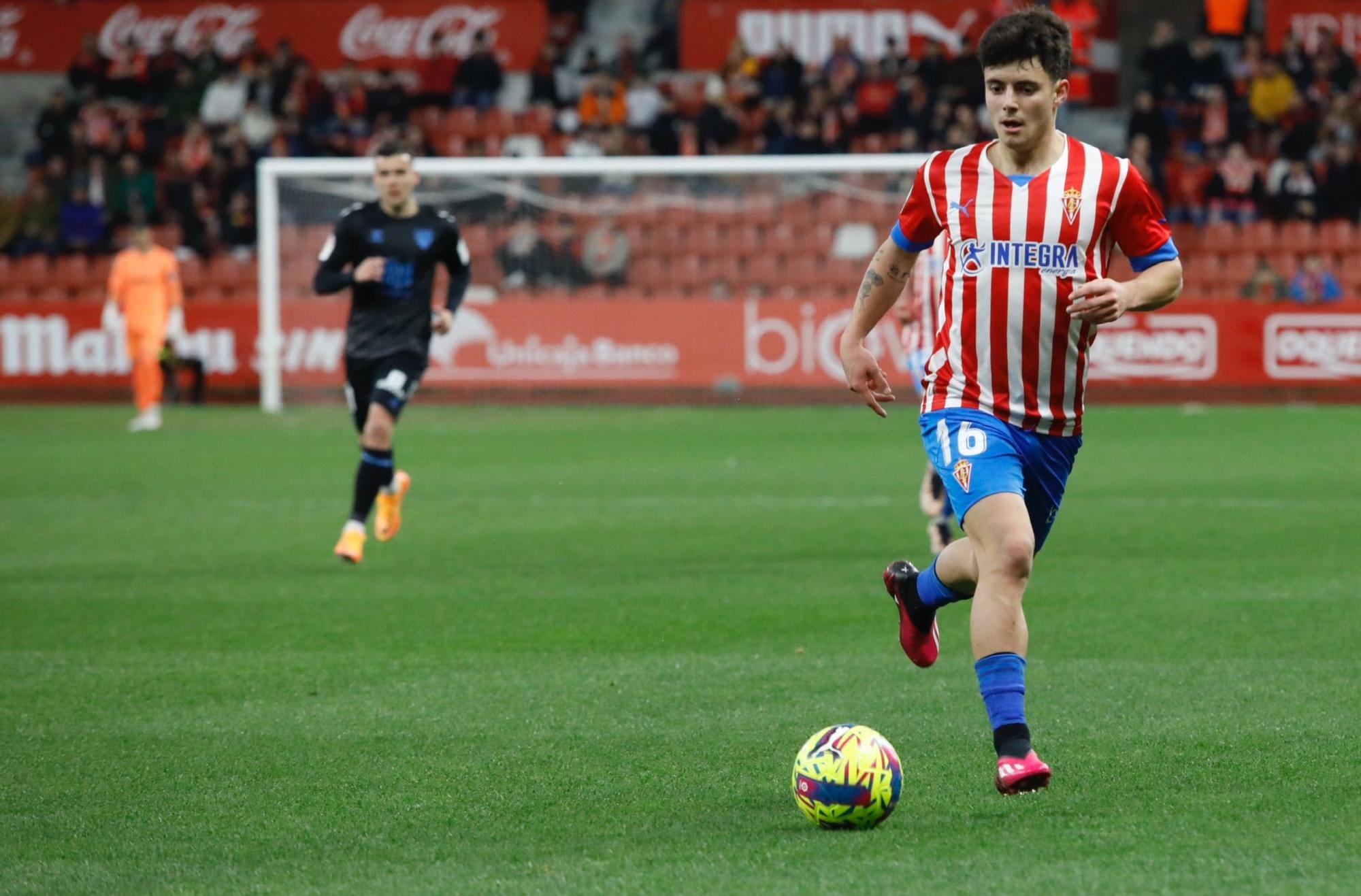 En imágenes: Así fue el Sporting-Málaga disputado en El Molinón