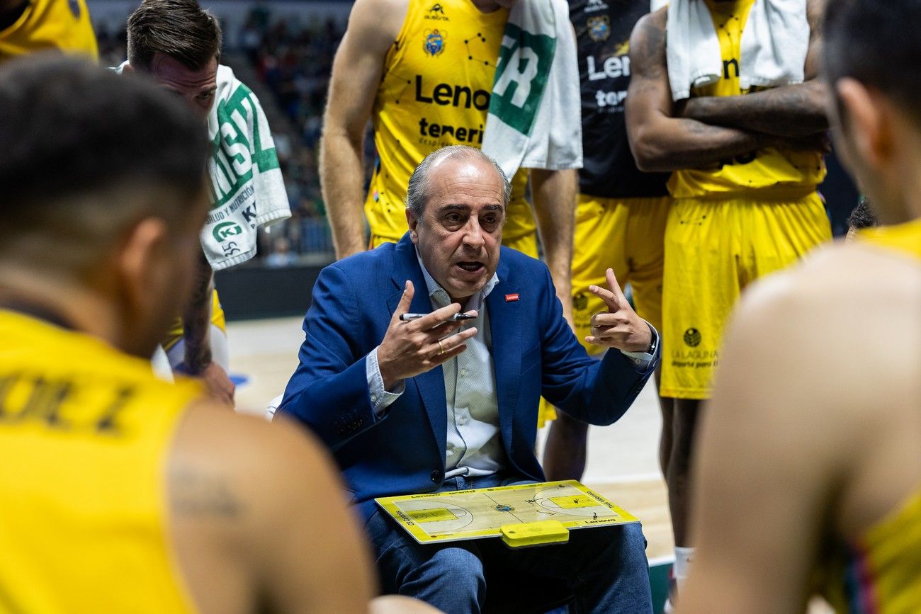 El Lenovo Tenerife cae derrotado ante el Unicaja Málaga (75-71) pero mantiene el cuarto puesto