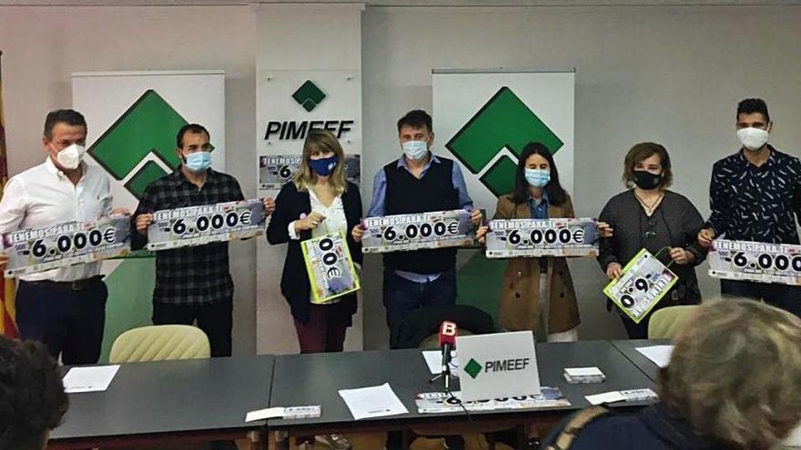 Presentación ayer de la campaña de Navidad de la Pimeef y el sorteo de 6.000 euros.