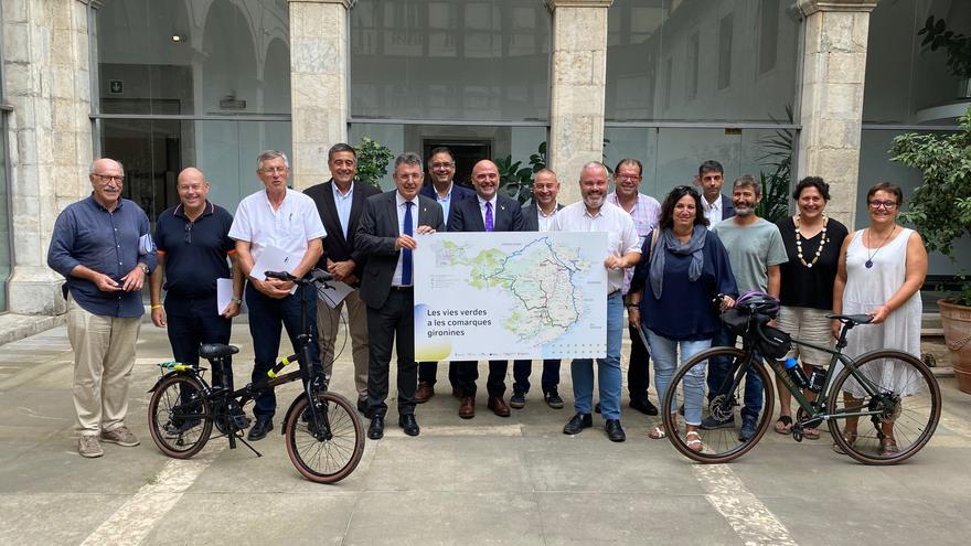 Les vies verdes de les comarques gironines sumen 41 quilòmetres pedalables més amb quatre rutes noves